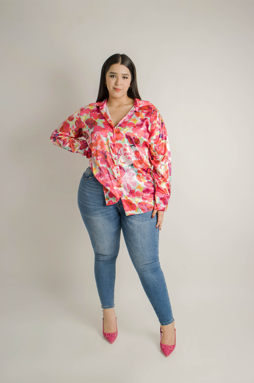 Blusa camisera en satin estampada