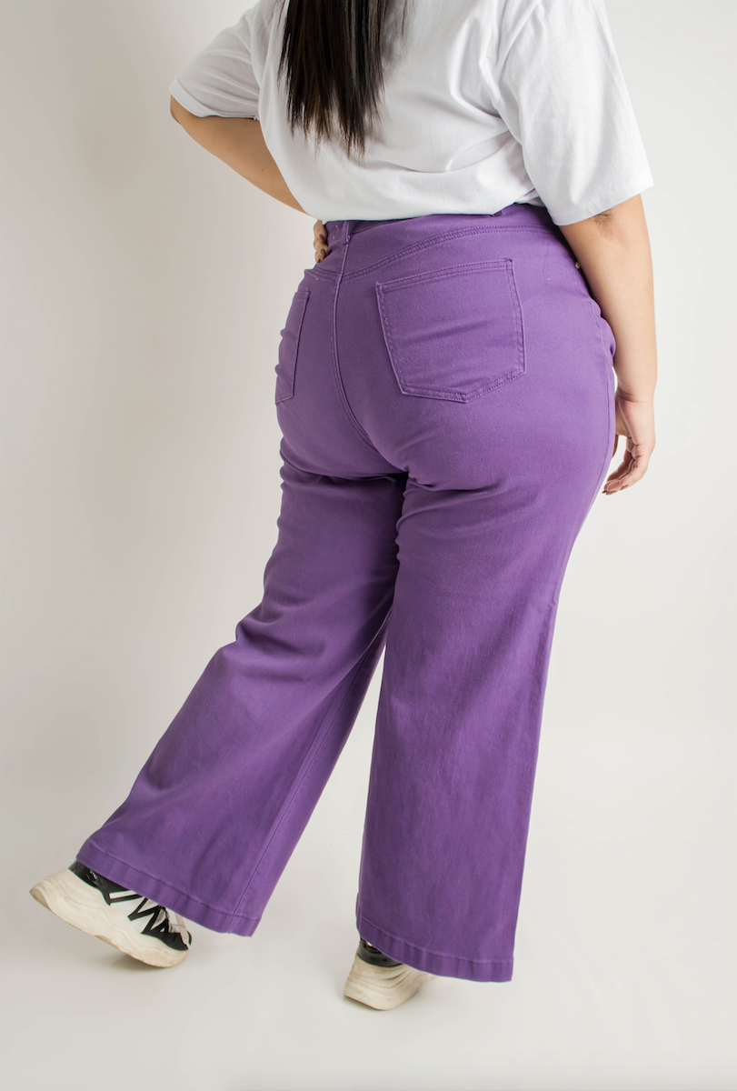 JEANS FLARE MORADO