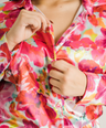Blusa camisera en satin estampada