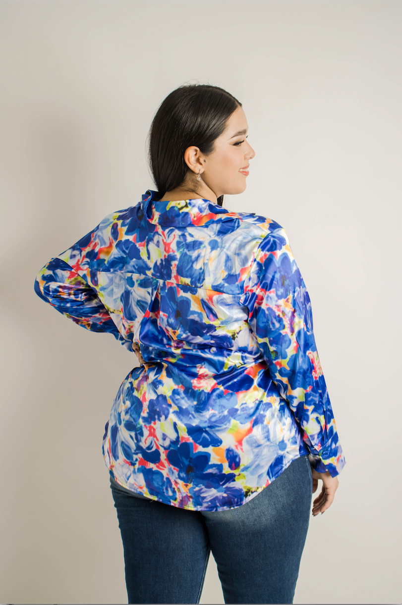 Blusa camisera en satin estampada