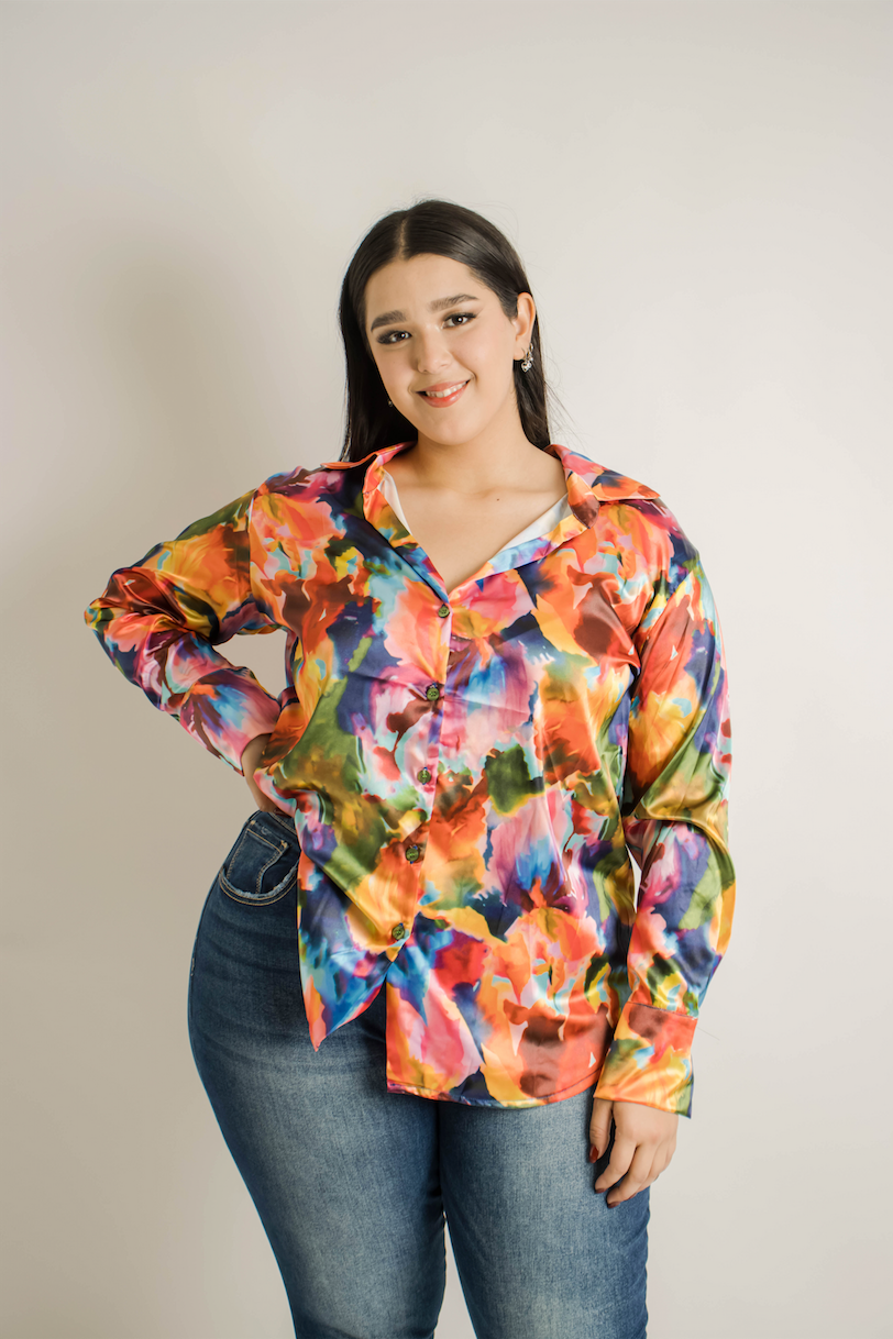 Blusa camisera en satin estampada