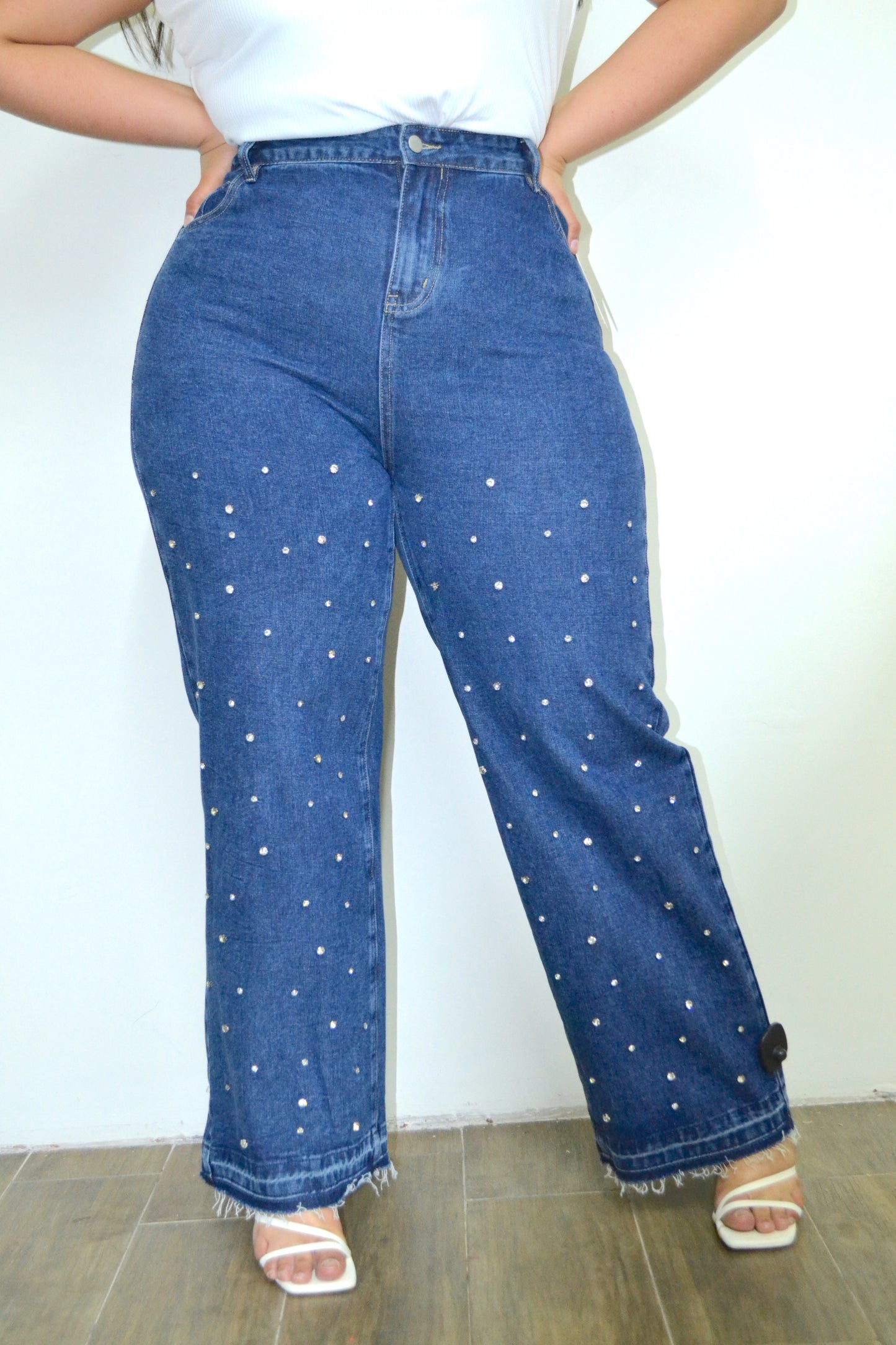 Jeans wide con pedrería