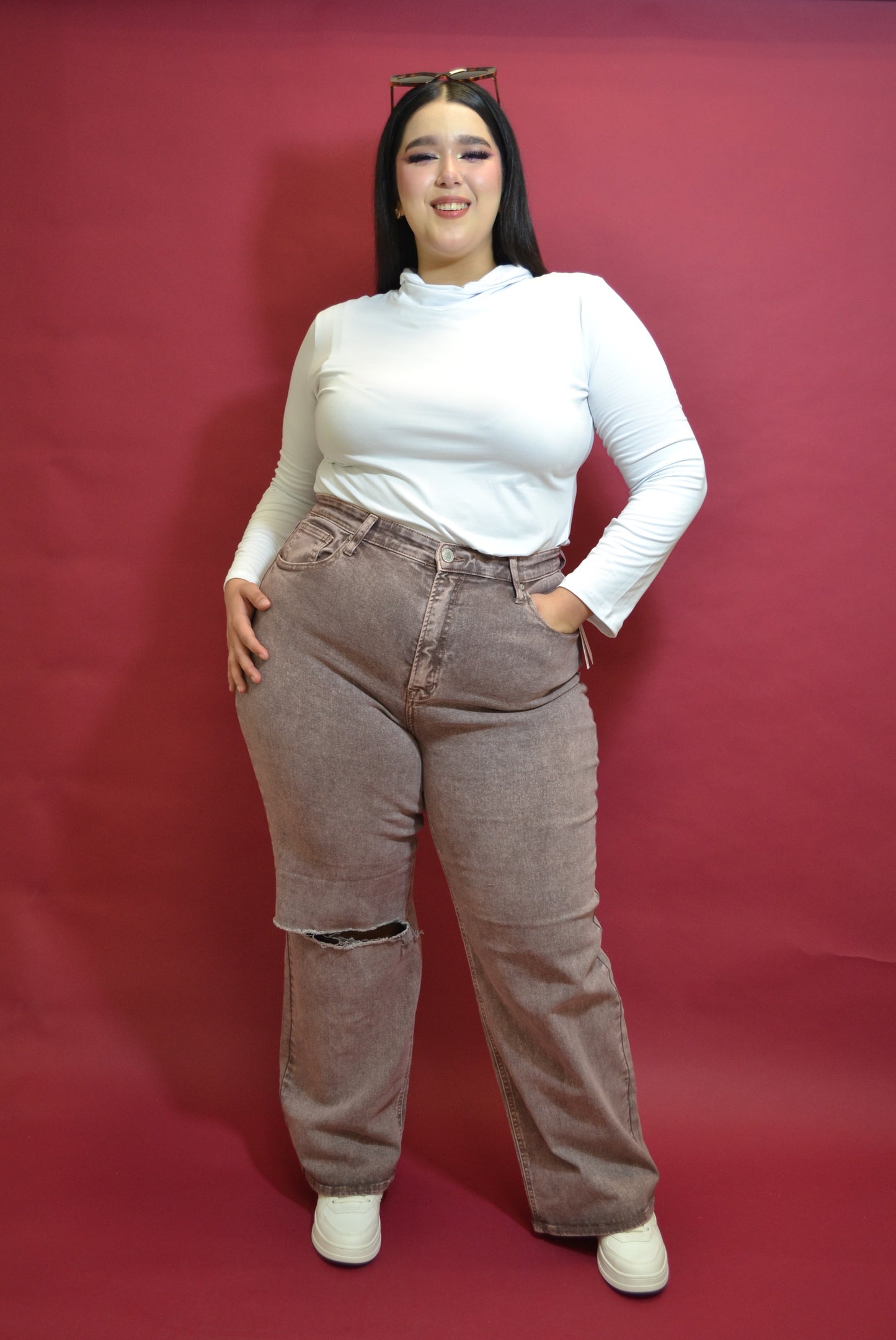 Jeans Corte Wide Con Rotura