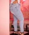 Jeans skinny con rotura