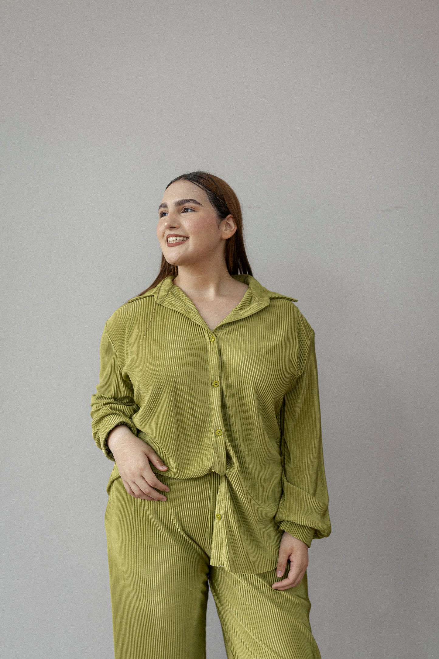 Set de blusa camisera y pantalón flare