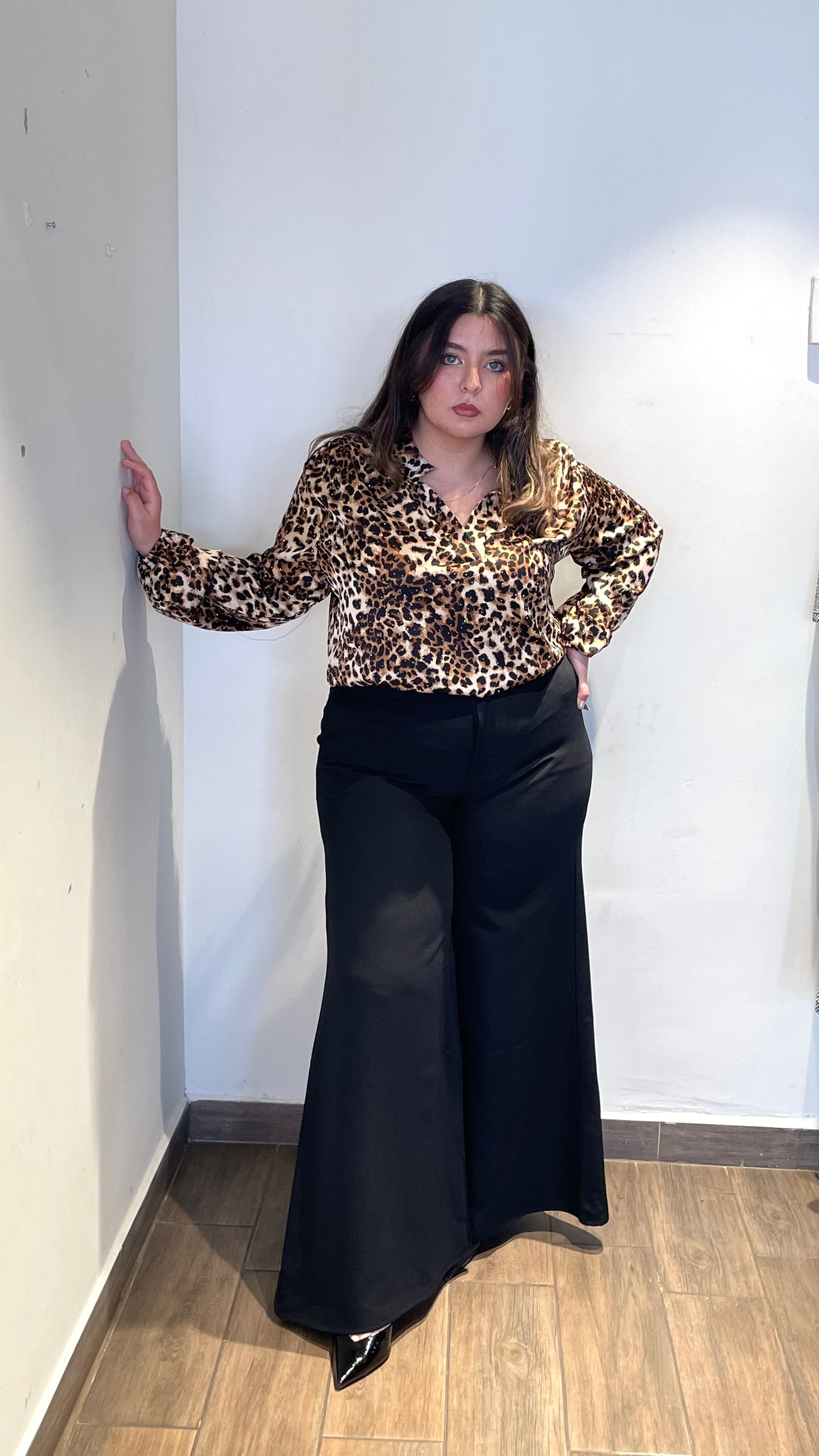 Blusa Satinada Animal Print con brillo