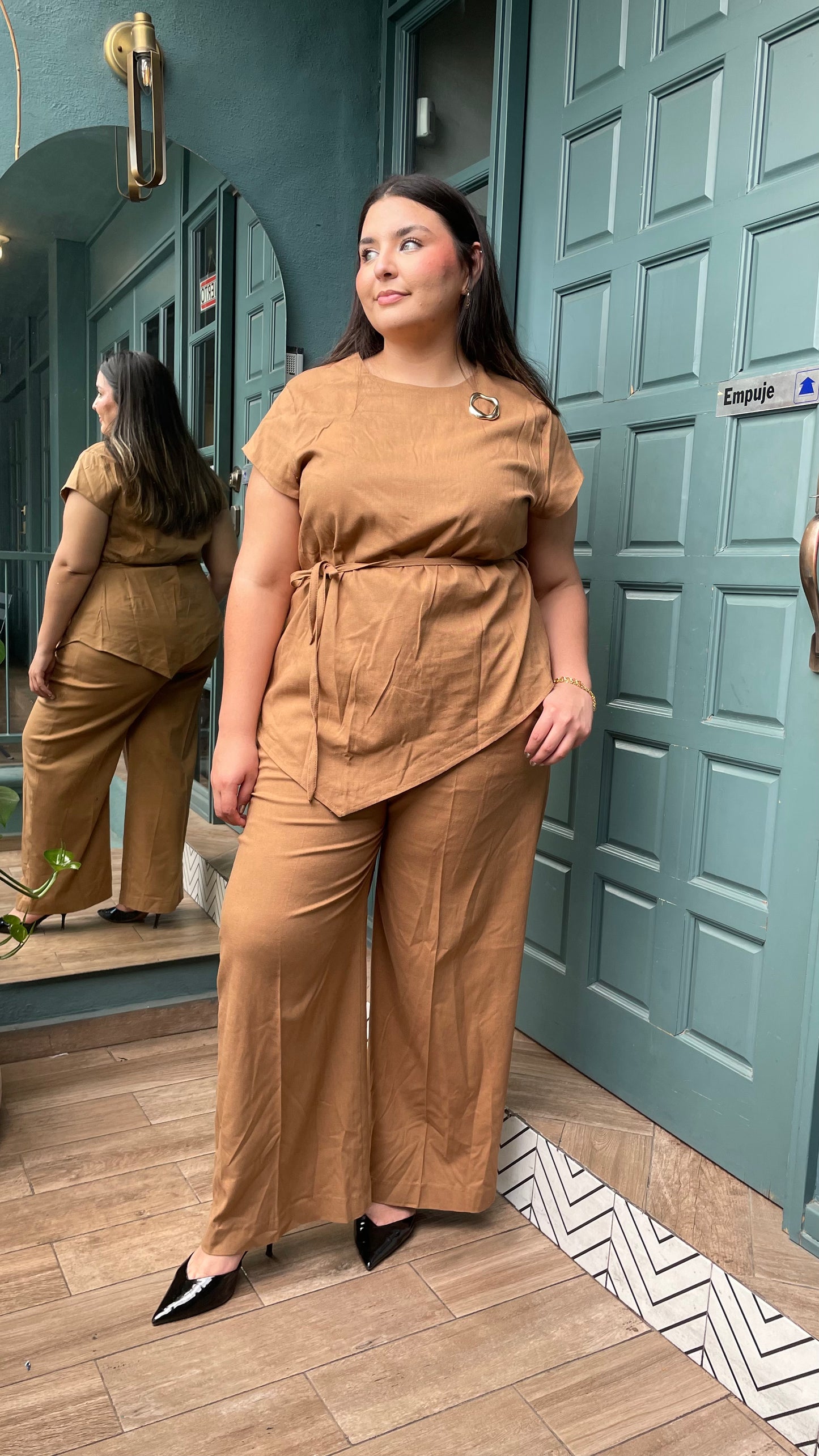 Conjunto De Pantalon Asimetrico