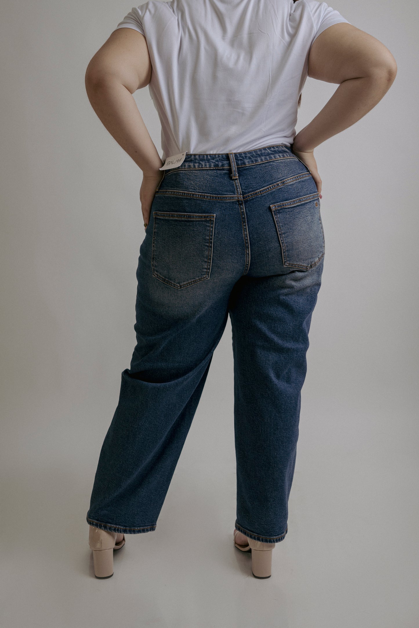 Jeans Corte Barrel