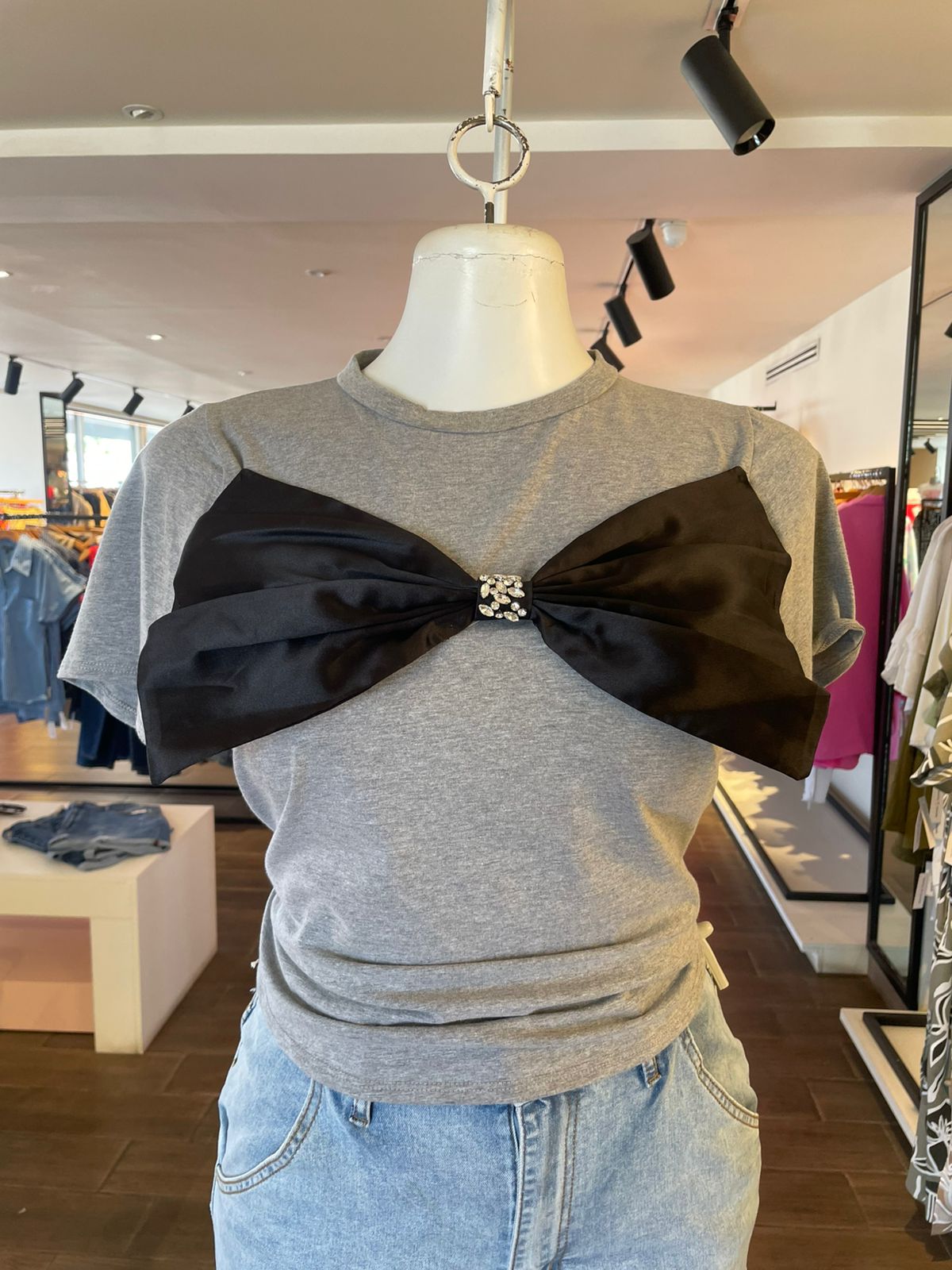 Camiseta Con Moño