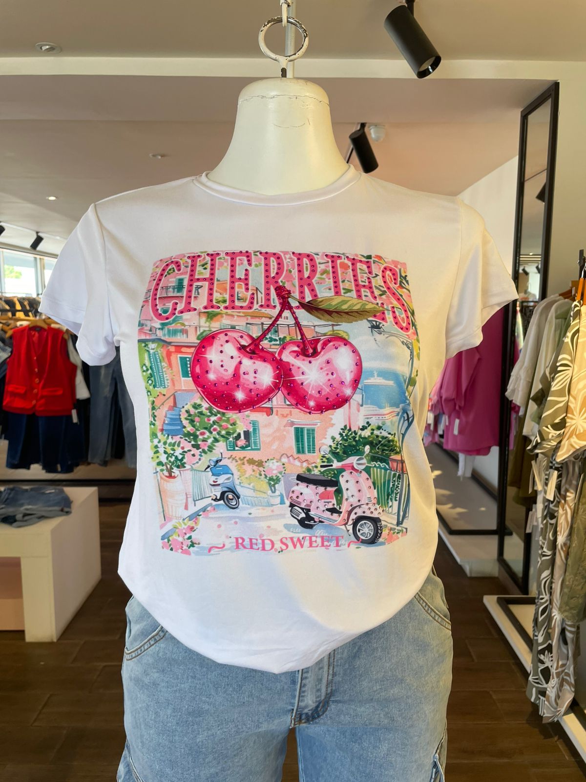 Camiseta Estampada Con Pedreria