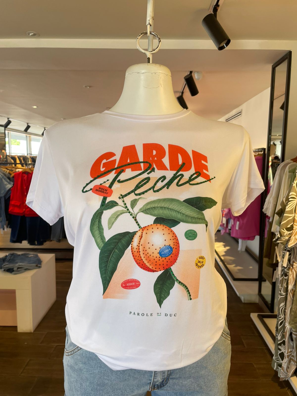 Camiseta Estampada Con Pedreria