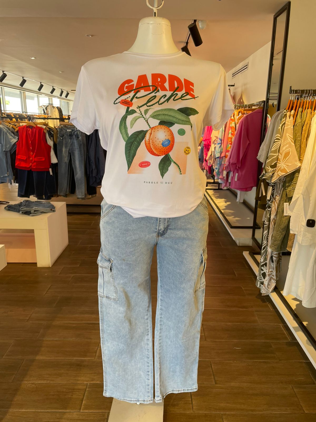 Camiseta Estampada Con Pedreria