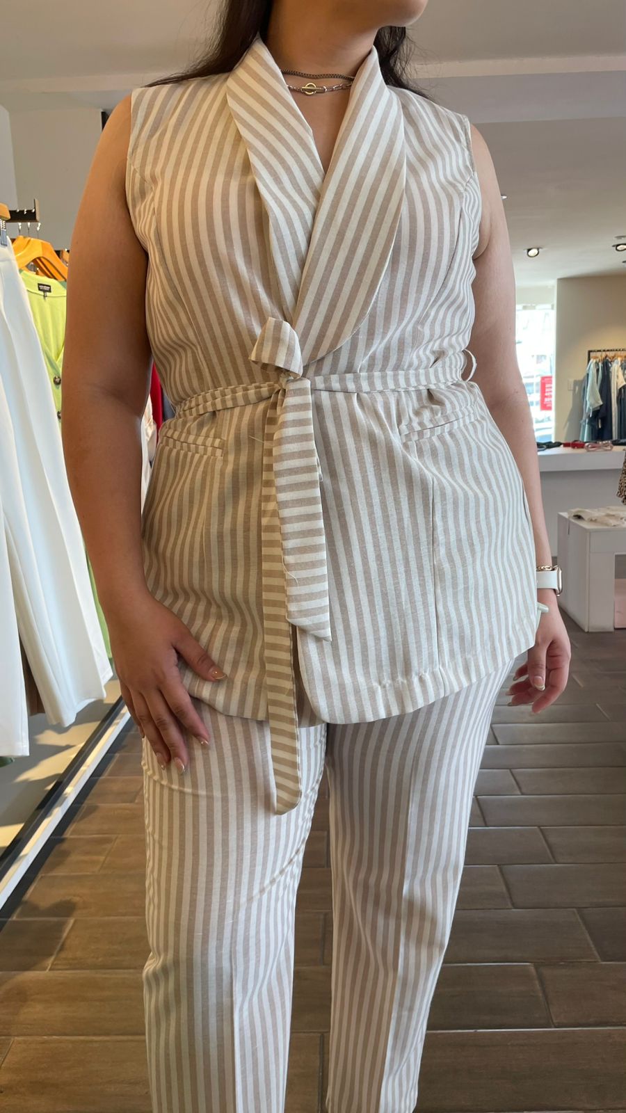 Set Pantalón Y Chaleco Con Lazo