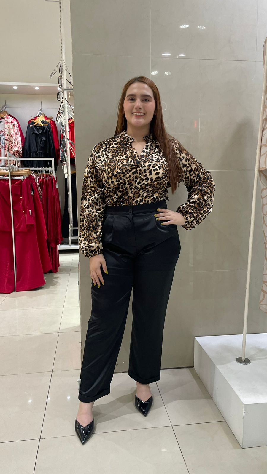 Blusa Satinada Animal Print con brillo