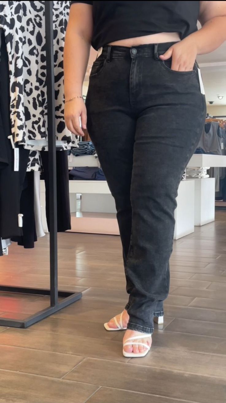 Jeans Corte Flare Negro