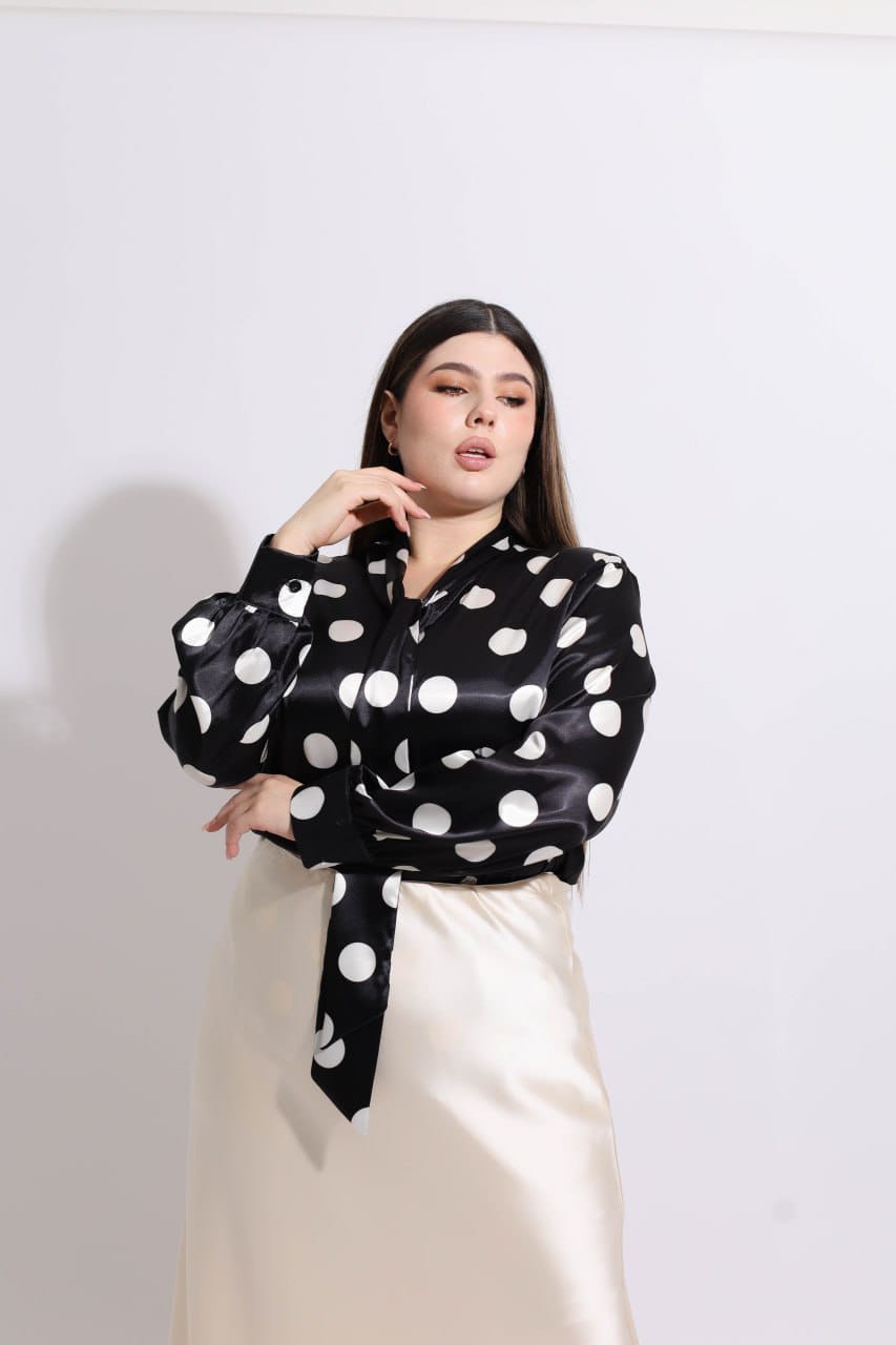 Blusa Moda Con Corbata Estampada