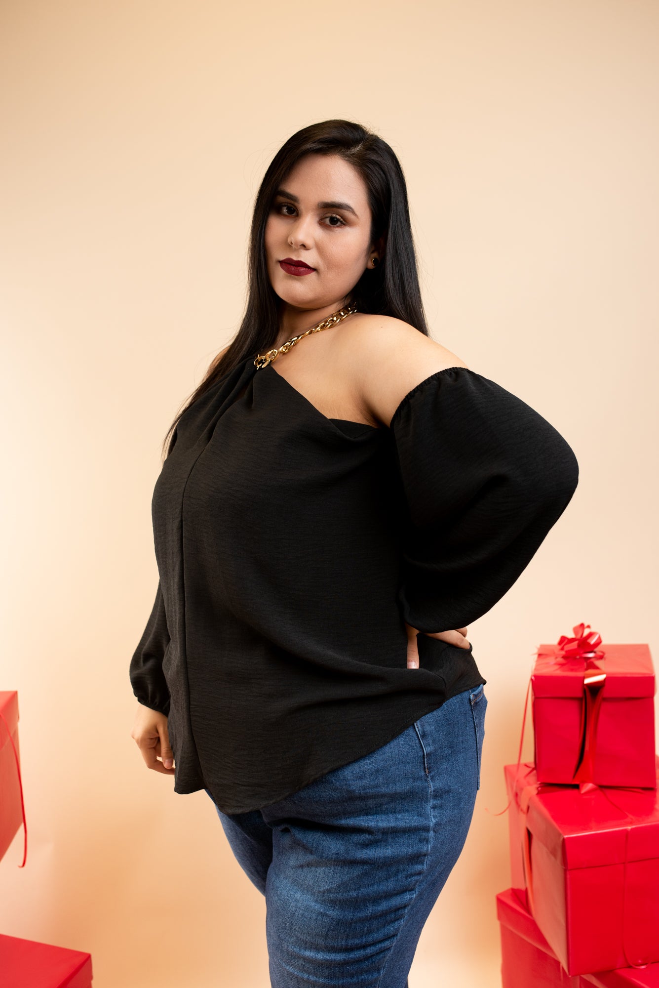 Blusa off the shoulder cadena