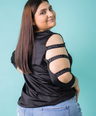 Blusa satinada con pedrería