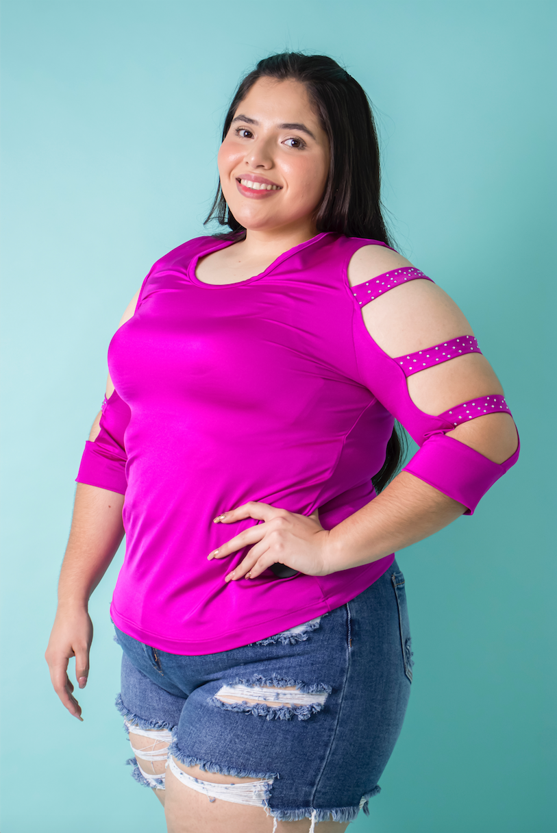 Blusa satinada con pedrería