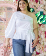 Blusa pemplum con una manga