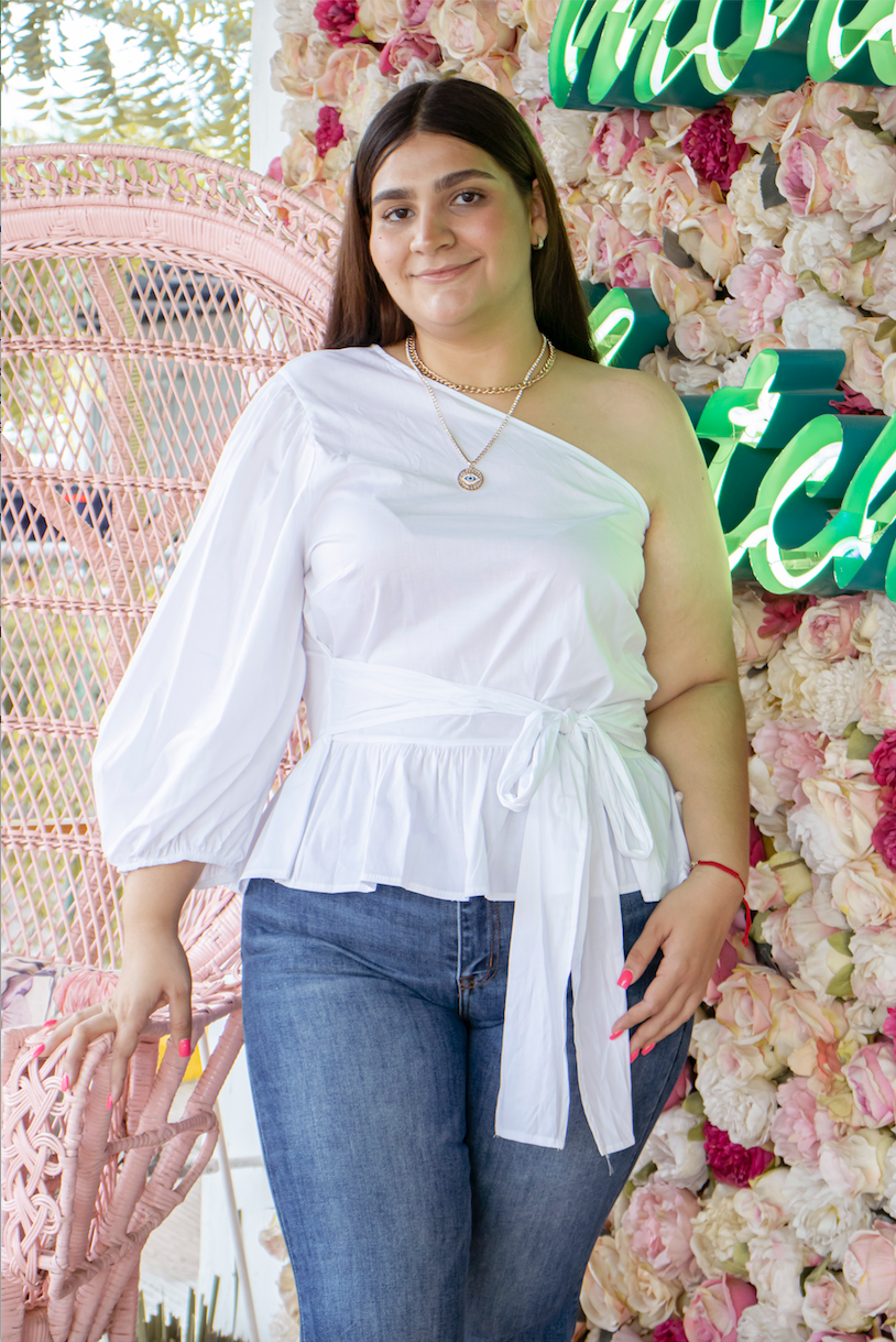 Blusa pemplum con una manga