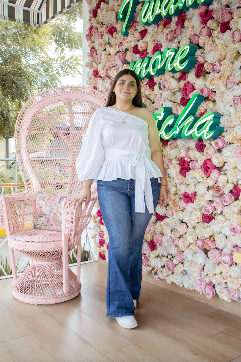 Blusa pemplum con una manga