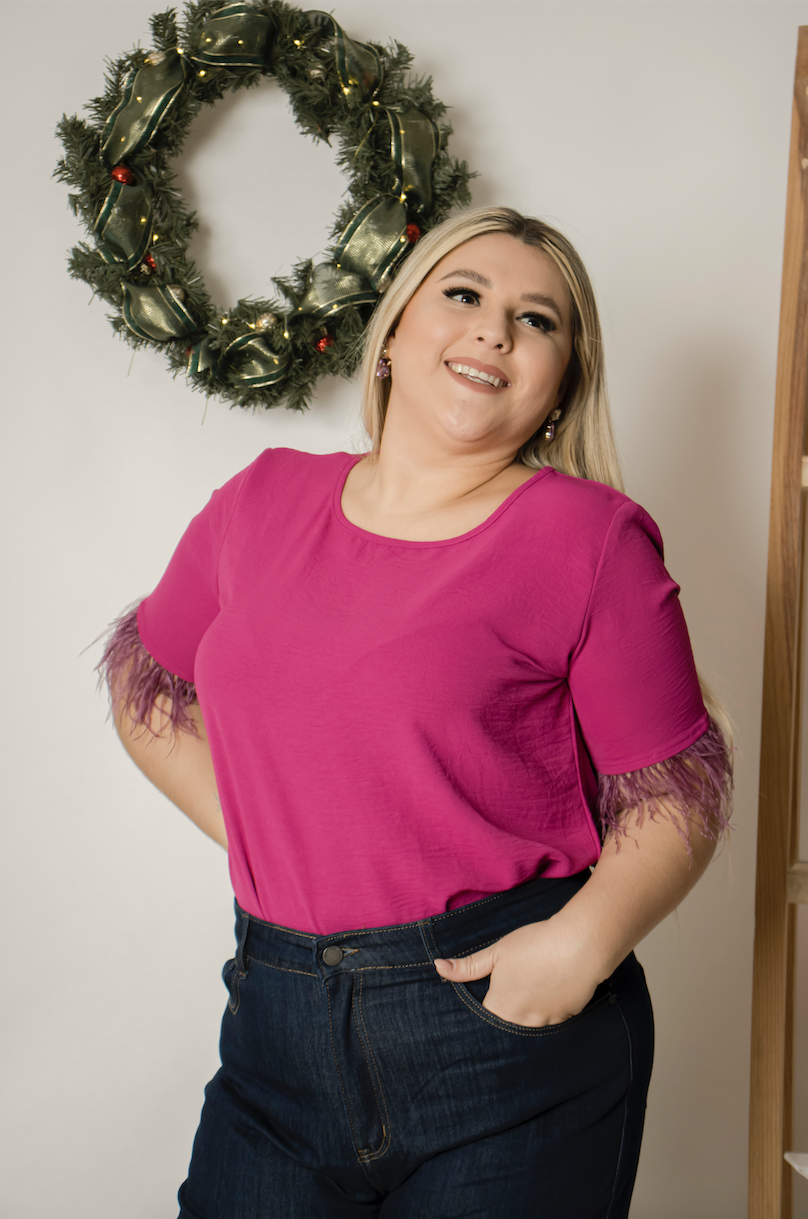 Blusa manga corta con plumas