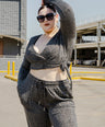 Blusa tipo croptop brillosa