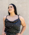 Blusa satín de tirante con perlas